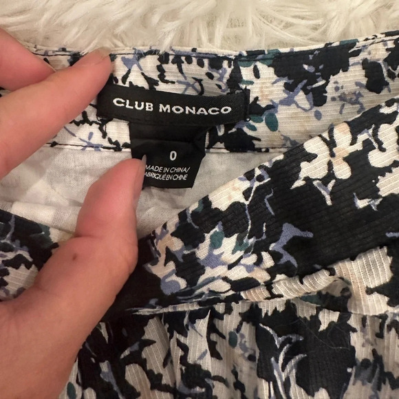 Club Monaco floral pleated skirt  with pockets| size 0 - Picture 2 of 3
